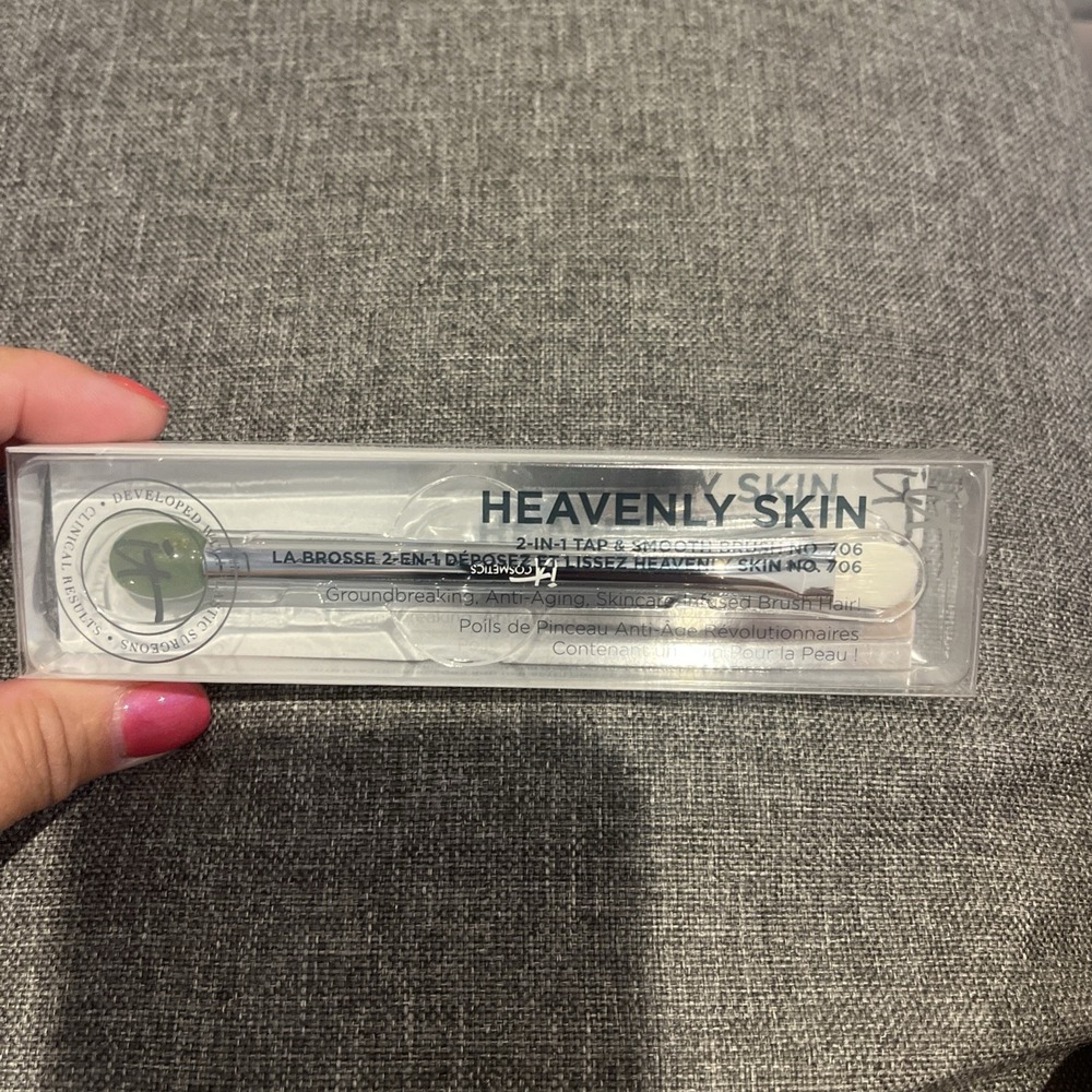 it Cosmetics Heavenly Skin brush No. 706